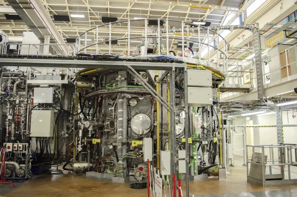 A Themast Upgrade Machine  (Mega Amp Spherical Tokamak) Fusion Reactor.jpg