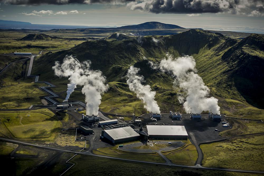 a geothermal plant that captures about 4,000 metric tons of co2 per year.jpeg