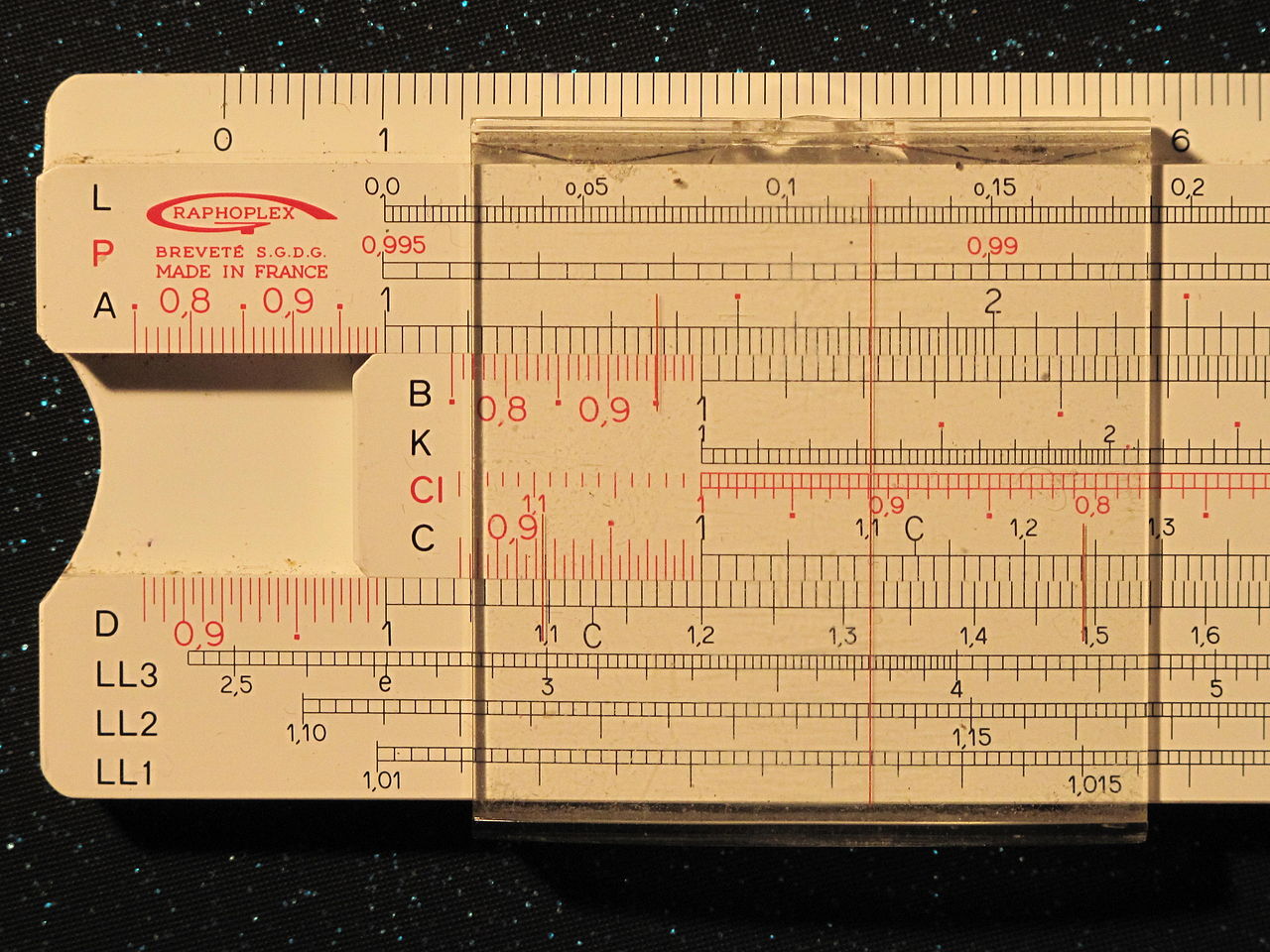 1280px-Slide_rule_1,2X1,1EQ1,32.jpg
