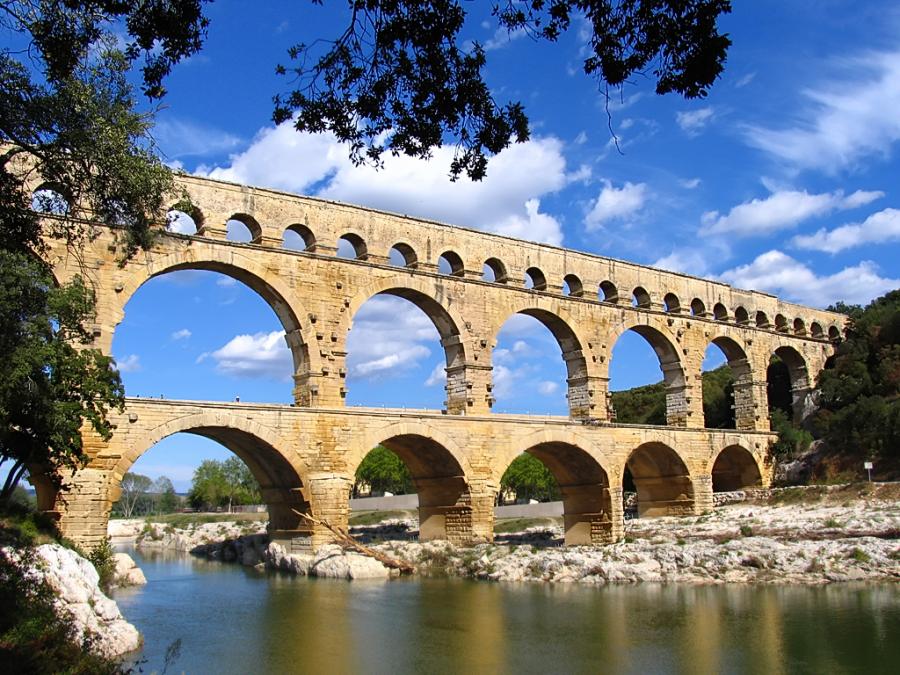 пон-дю-гар римский акведук франция.jpg